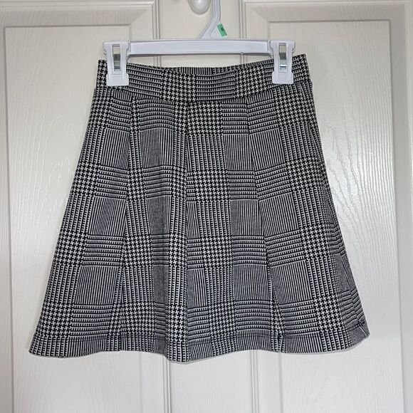 Girls Size Small (6/6x) Houndstooth Skirt - Picture 1 of 3